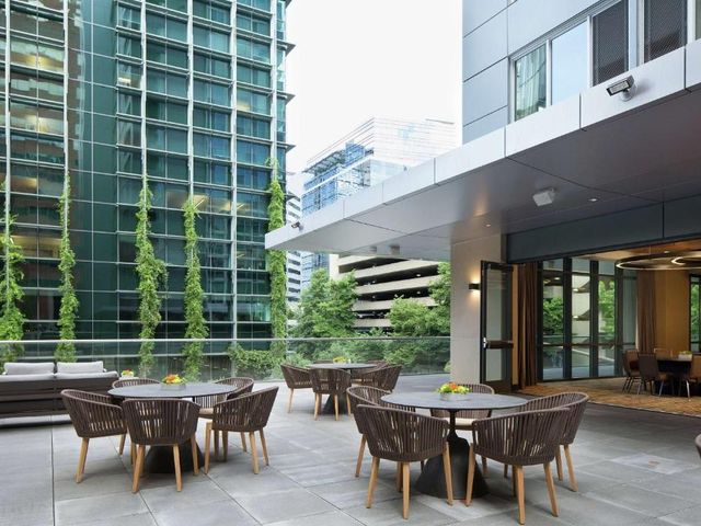 The Porter Portland, Curio Collection By Hilton — 1.7 km away from Oregon Health and Science University