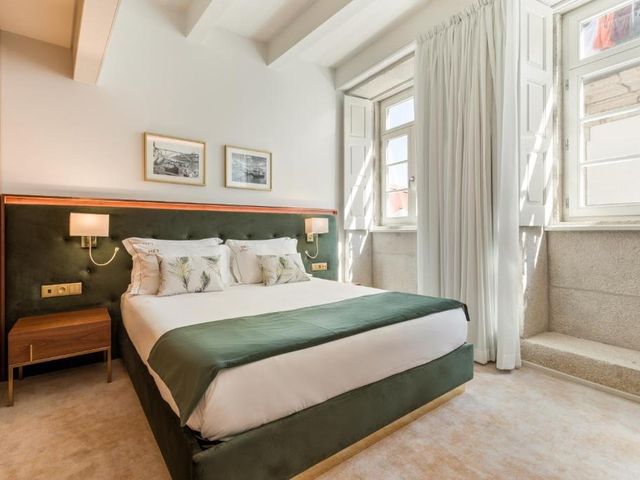 Ribeira Douro Hotel — 500 m away from Dom Luis I Bridge