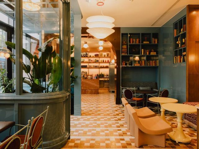 Wilde Porto, Clerigos — 50 m away from Livraria Lello