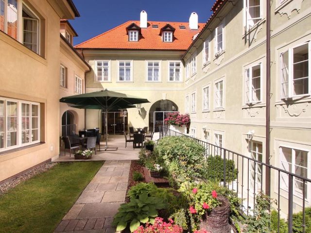 Appia Hotel Residences — 150 m away from Prague Castle