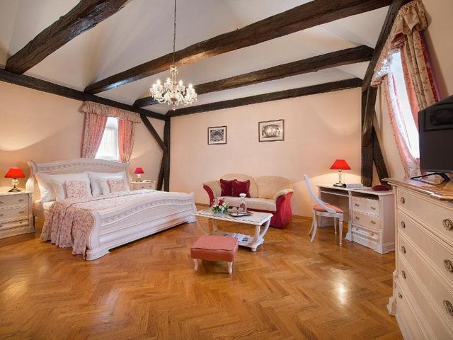 Boutique Hotel Constans — 200 m away from Prague Castle