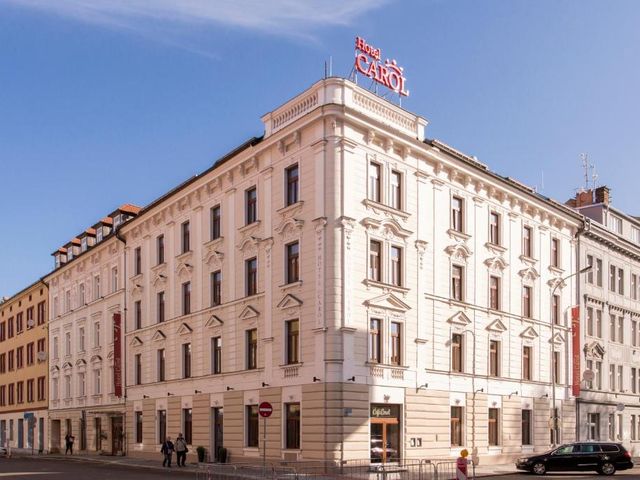 Hotel Carol — 450 m away from O2 Arena Prague