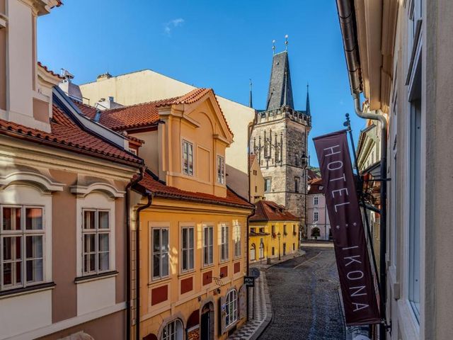 Hotel Ikona — 300 m away from Charles Bridge