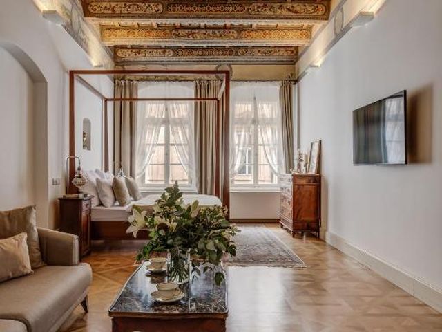 Hotel Nerudova 211 — 200 m away from Prague Castle