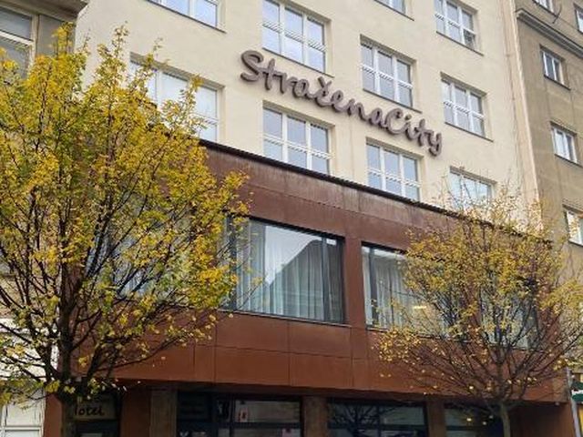 Hotel Stračena City — 2 km away from Colours of Ostrava