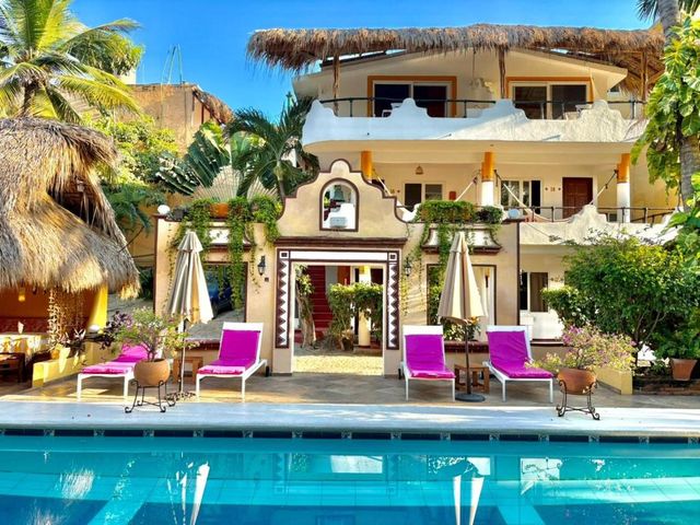 BEACH HOTEL INES en Zicatela — 300 m away from Zicatela Beach Puerto Escondido