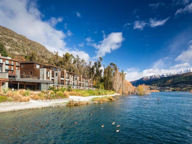 Hilton Queenstown Resort & Spa — 1.3 km from the airport