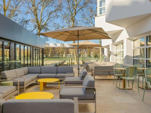 Four Points by Sheraton Reims Cathédrale — 700 m away from Palais du Tau Reims