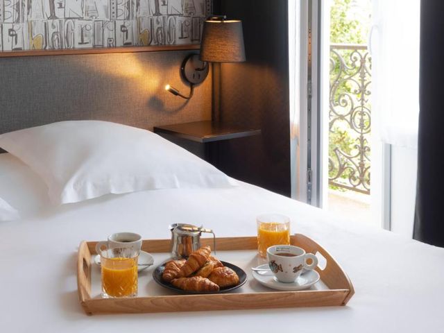 Hôtel Bristol Reims — 600 m away from Reims Cathedral