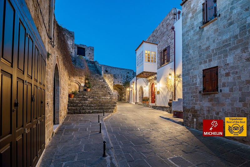 Kókkini Porta Rossa — Trianta / Ixia