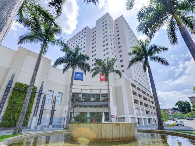 ibis Rio de Janeiro Nova America — 5.2 km away from UFRJ