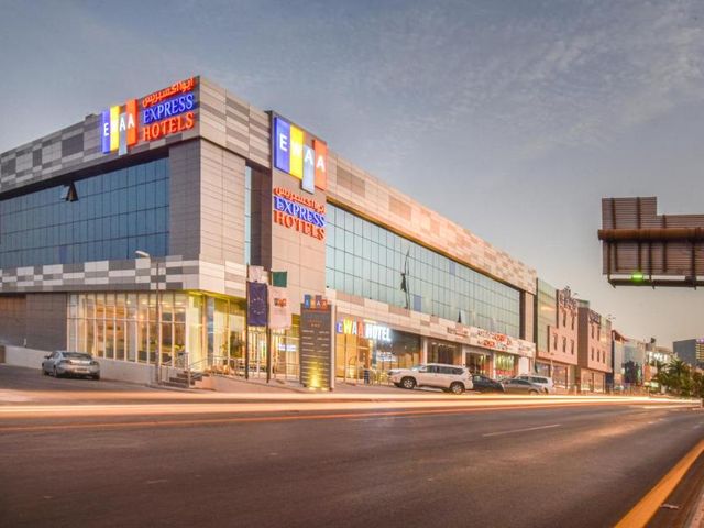 Ewaa Express Hotel - Khurais — 1.2 km away from King Faisal Specialist Hospital and Research Centre
