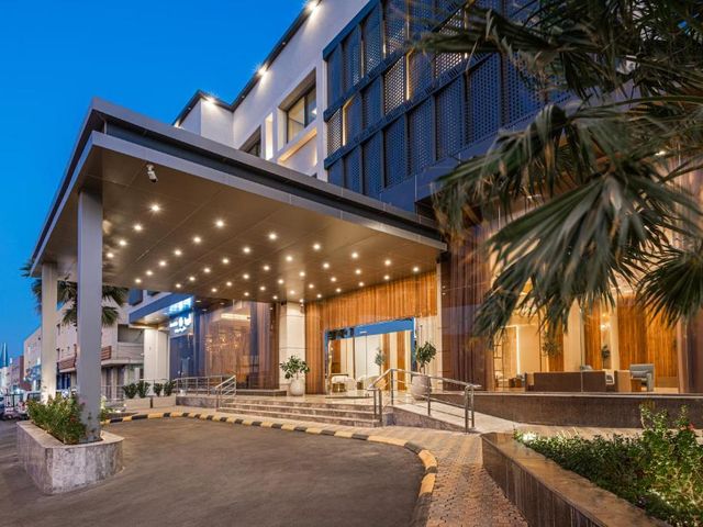 Voyage Hotel & Suites — 3.2 km away from King Saud University