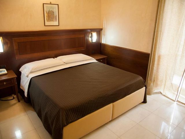 Hotel Robinson — 200 m away from Rome Termini Station
