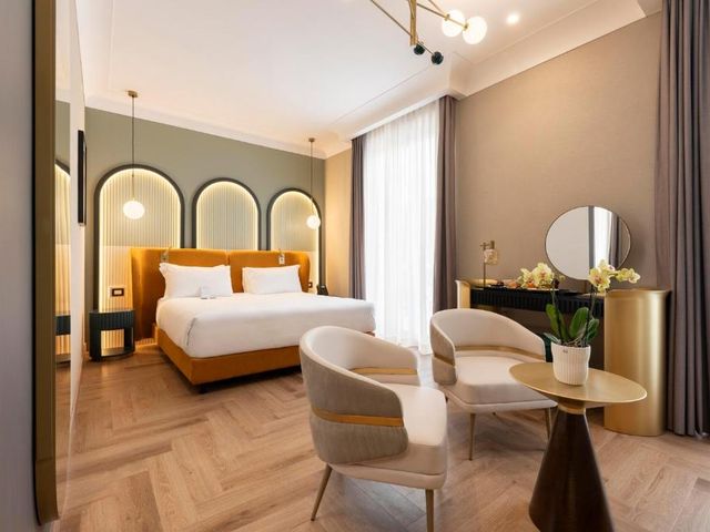 Je Rome Hotel — 150 m away from Trevi Fountain