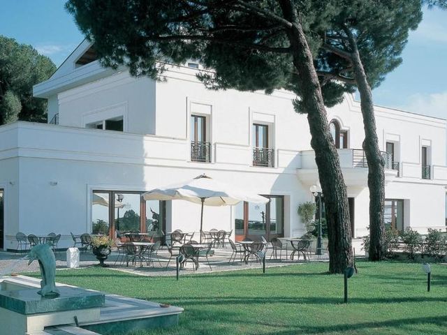LH Hotel Domus Caesari — 5.1 km from the airport