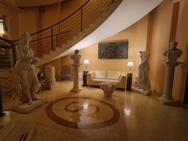 Seccy Hotel Boutique Art & Museum — 2.8 km from the airport