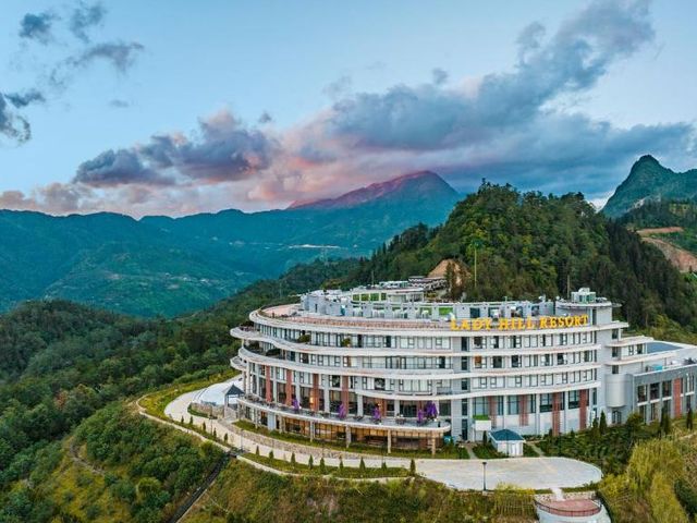 Lady Hill Sapa Resort — 7.3 km away from Fansipan Summit Sa Pa