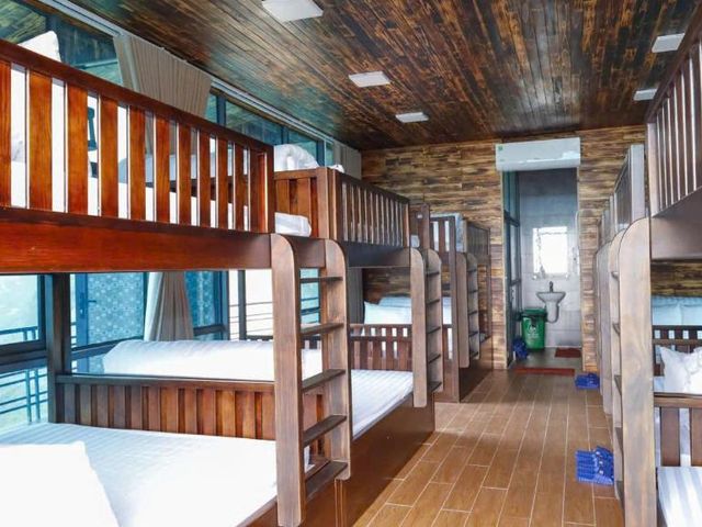 Rock King Cat Cat Retreat & Café — 6.7 km away from Fansipan Summit Sa Pa
