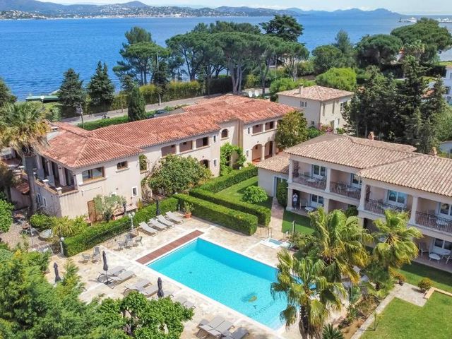 Hotel Brin d'Azur - Saint Tropez — 5.9 km away from Pampelonne Beach Saint-Tropez