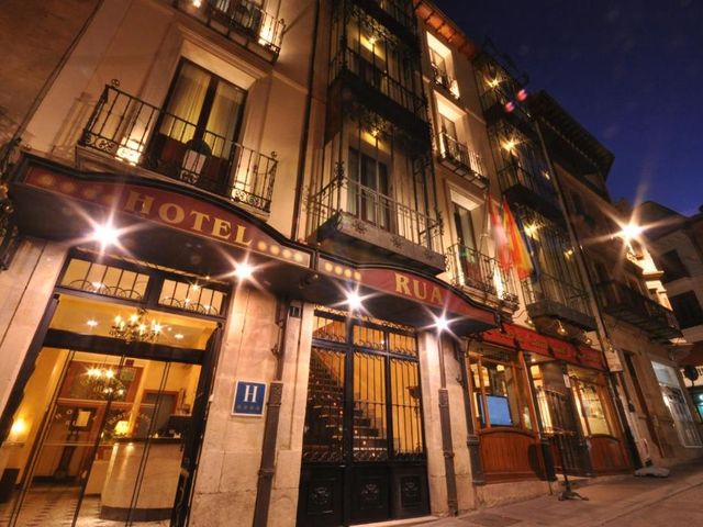Hotel Rua Salamanca — 150 m away from Casa de las Conchas Salamanca
