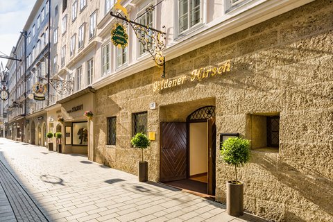 Hotel Goldener Hirsch — Altstadt