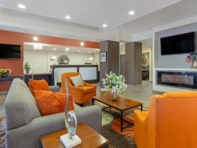 Best Western Plus Downtown North — 2.7 km away from AT&T Center