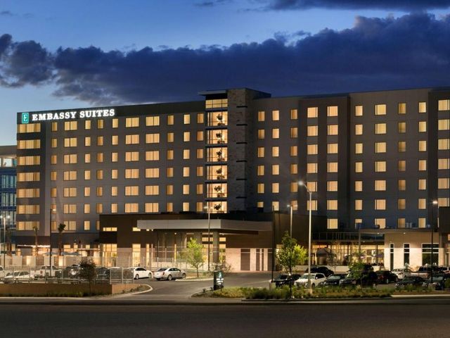 Embassy Suites By Hilton San Antonio Landmark — Northwest San Antonio