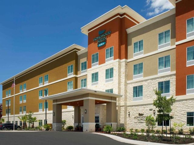 Homewood Suites San Antonio Airport — 1.8 km from the airport