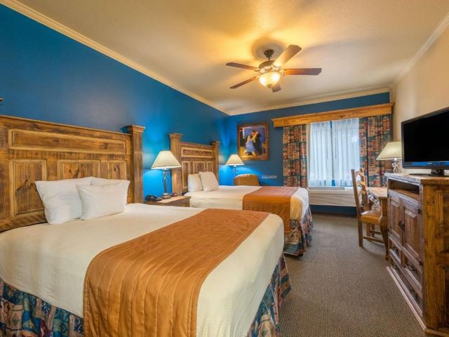 La Hacienda Inn near Alamodome & Riverwalk — 700 m away from Alamodome
