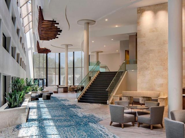 San Antonio Marriott Northwest Medical Center — 2.7 km away from University Health