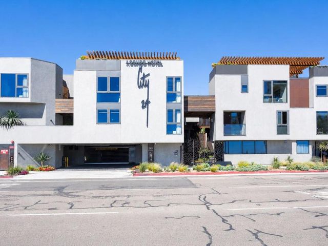 City24 Condo Hotel Little Italy Mission Hills — 2.4 km away from San Diego Zoo