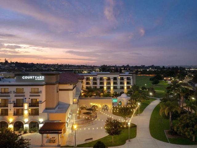 Courtyard San Diego Airport/Liberty Station — 1.7 km from the airport