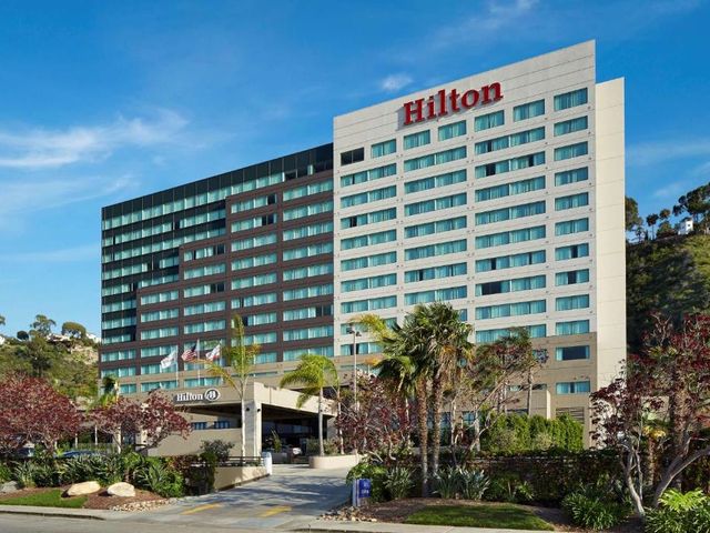 Hilton San Diego Mission Valley — 1.4 km away from Scripps Health