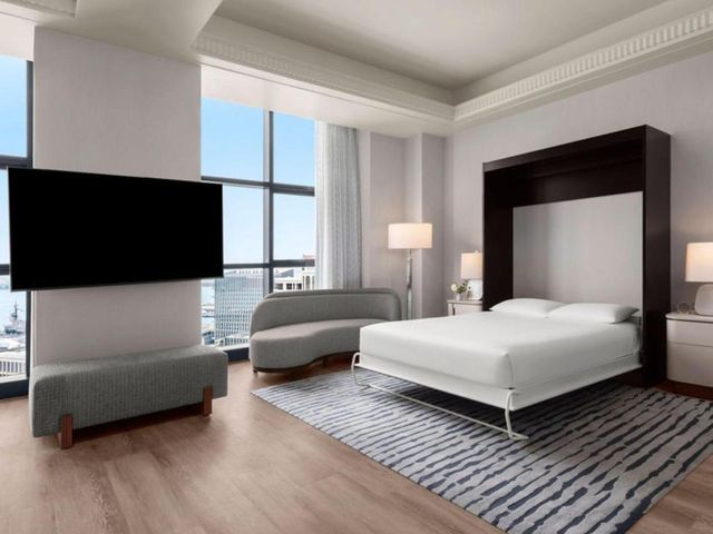 Manchester Grand Hyatt San Diego — 600 m away from USS Midway Museum