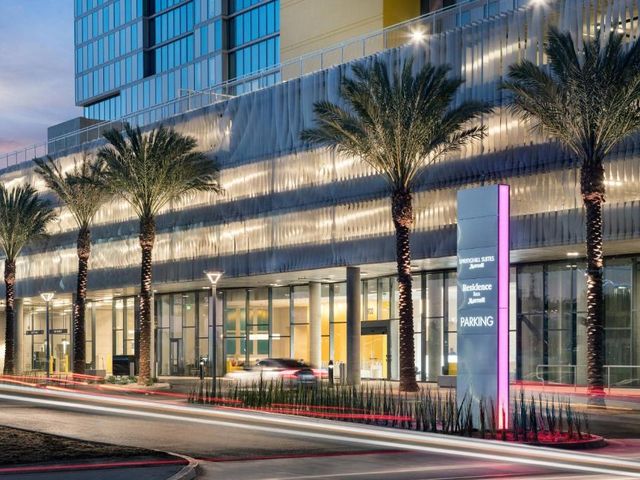 Residence Inn by Marriott San Diego Downtown/Bayfront — 350 m away from USS Midway Museum