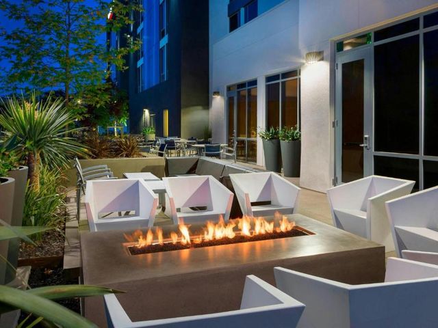 SpringHill Suites by Marriott San Diego Mission Valley — 6.2 km away from San Diego State University