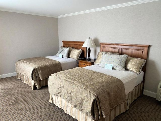 Columbus Inn — 1 km away from Alcatraz Island