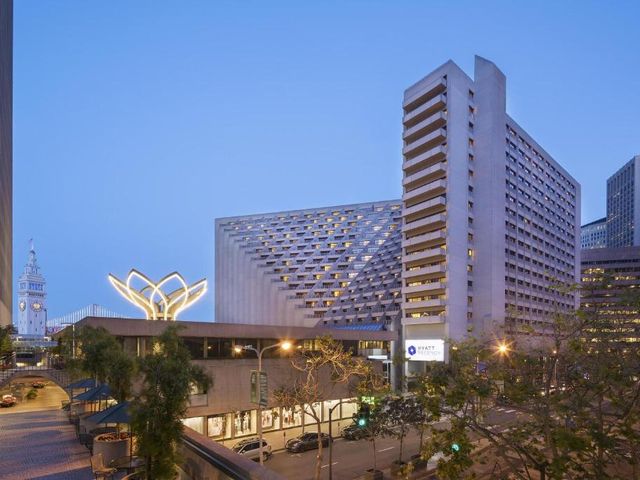 Hyatt Regency San Francisco — 500 m away from Dreamforce (Salesforce)