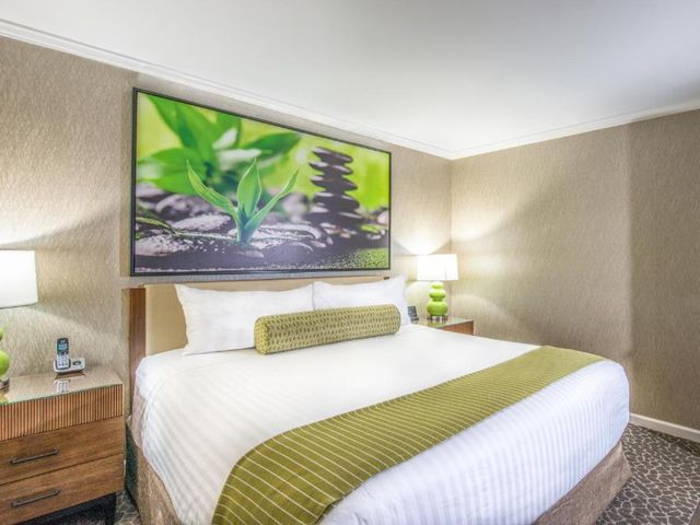 The Creekside Inn — 2.9 km away from Stanford University