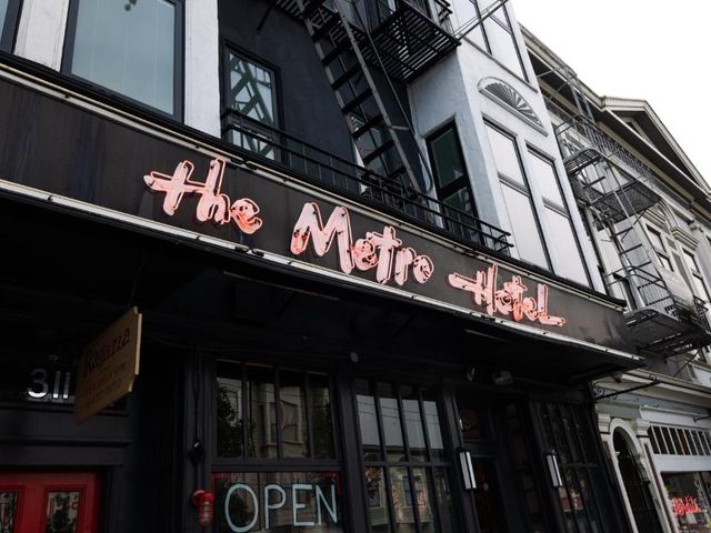 The Metro Hotel — 600 m away from Painted Ladies