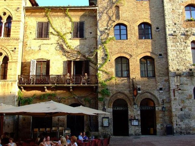 Hotel La Cisterna — 20 m away from Piazza della Cisterna San Gimignano