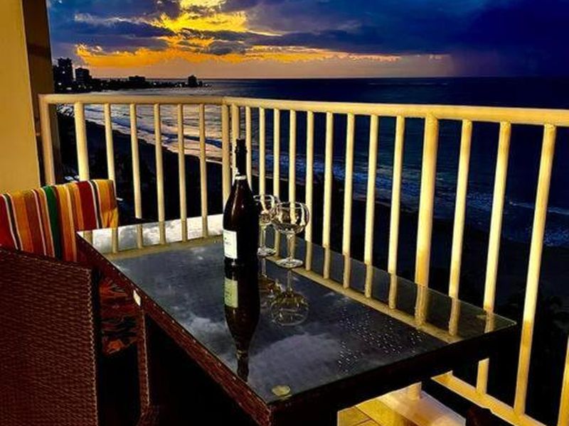 Beach Front Condo in Isla Verde! — Isla Verde