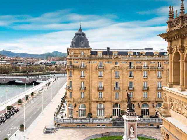 Hotel Maria Cristina, a Luxury Collection Hotel, San Sebastian — 500 m away from Parte Vieja San Sebastian