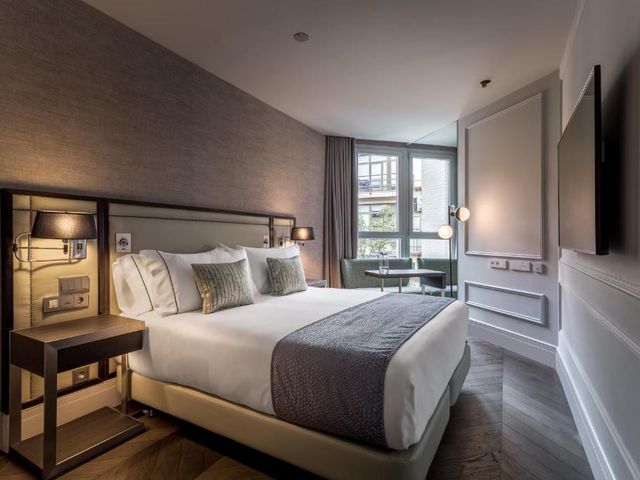Room Mate Collection Gorka, San Sebastián — 600 m away from La Concha Beach San Sebastian