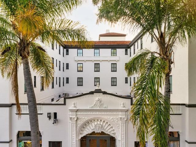 Hotel Santa Barbara — 2.6 km away from Santa Barbara Mission