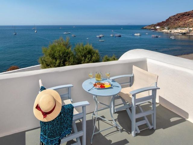 Akrotiri Hotel — 300 m away from Akrotiri Archaeological Site Santorini
