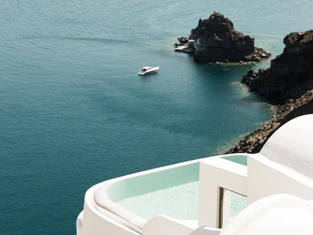 Armenaki — 150 m away from Oia Sunset Point Santorini