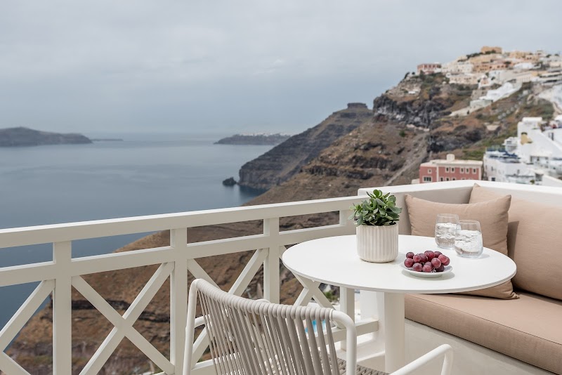 Enigma Suites — Fira