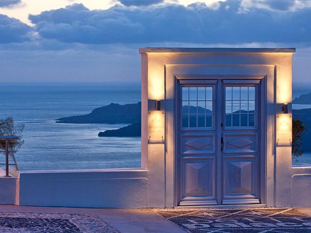 Petit Palace Suites — 1.1 km away from Fira Caldera Santorini
